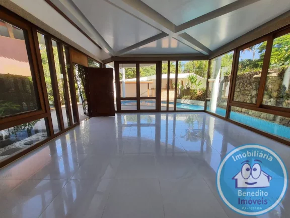Imagem Vendo casa excepcional com design exclusivo em Porto Seguro