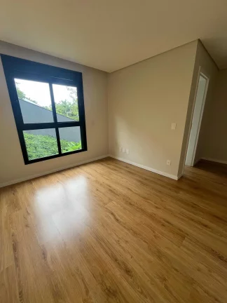 Imagem Casa triplex com 3 suítes sendo 1 suíte master - América | Joinville/SC