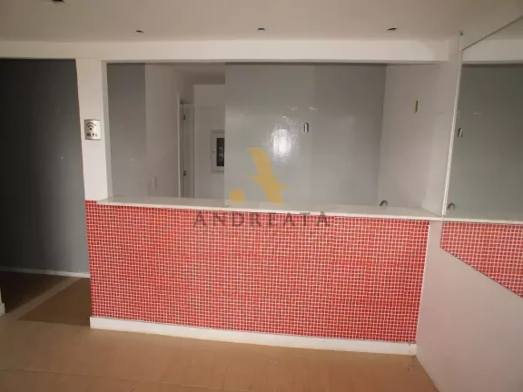 Imagem Centro Empresarial Sunplaza - Ótima loja frontal com 74m² com jirau, composta de piso frio.