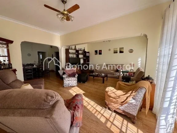 Imagem Casa térrea à venda no Jardim Guanabara, muito bem localizada!

Sala ampla e arejada para 3 ambien...