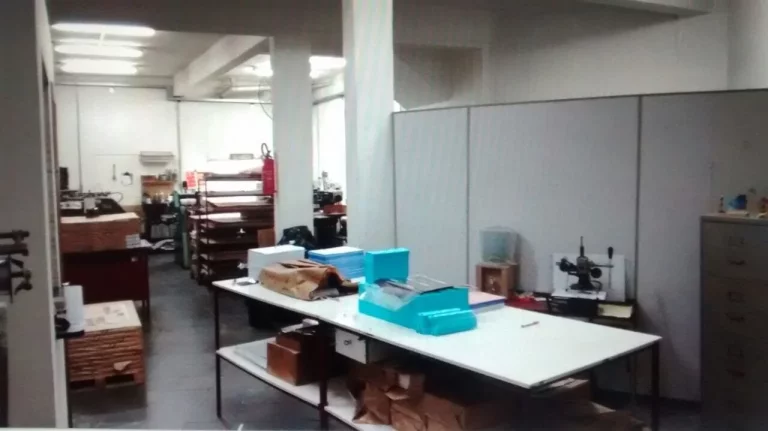 Imagem Sobrado com Salão comercial 100 m² 3 Dormitórios, 1 Suíte, 1 Banheiro e 2 Vagas!
