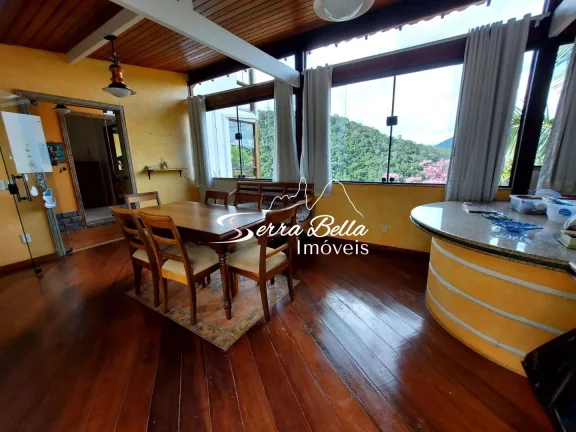 Imagem Casa com 3 dormitórios à venda, 344 m² por R$ 990.000,00 - Albuquerque - Teresópolis/RJ