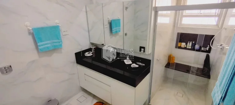 Imagem Sobrado à venda, 710m² com 4 dorm sendo 2 suítes, 8 vagas, casa com edícula, piscina com cascata e churrasqueira - Alto da Lapa
