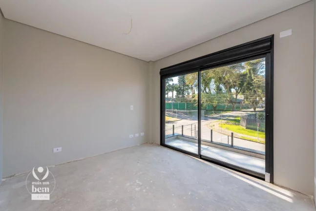 Imagem Sobrado 3 Suítes com QUINTAL, 228m², terraço com churrasqueira e 3 vagas de garagem à venda no Água Verde