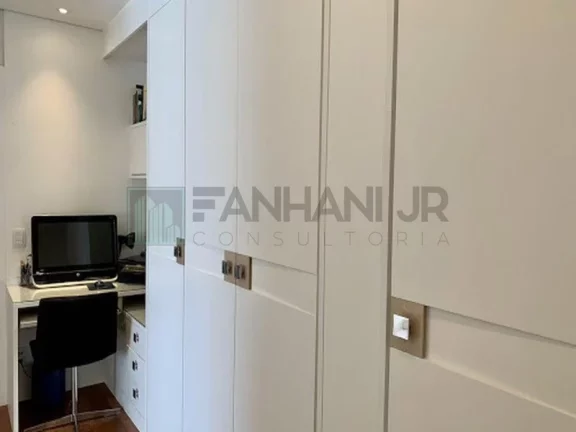 Imagem Vendo apartamento na Vila Nova Conceição. Requinte e muito bom gosto, neste incrível apartamento... São 4 dormitórios, sendo 2 suítes. O piso de ma