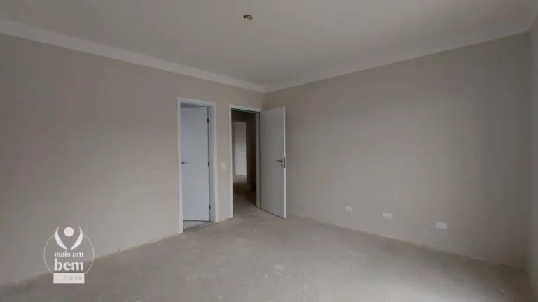 Imagem Sobrado com 141 m², terraço privativo, 3 quartos sendo 1 suíte à venda por R$ 799.000 - Uberaba - Curitiba/PR