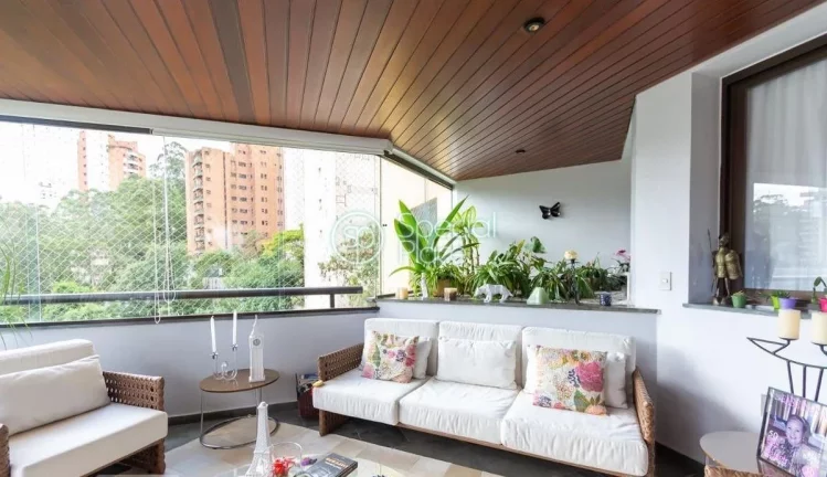 Imagem Espaçoso apartamento à venda com 4 quartos, sendo 4 suítes, e 6 banheiros no total, 2 quartos de ...