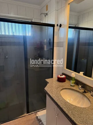 Imagem Apartamento no Edifício Torres Brasil com 3 dormitórios (1 suíte), sacada, 2 vagas de garagem e 92m² de área útil — conforto, espaço e ótima localização!