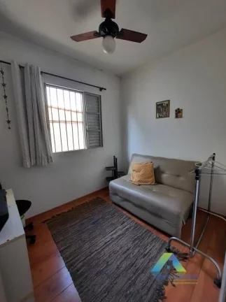 Imagem Sobrado com 3 Quartos e 3 banheiros à Venda, 151 m² por R$ 889.000