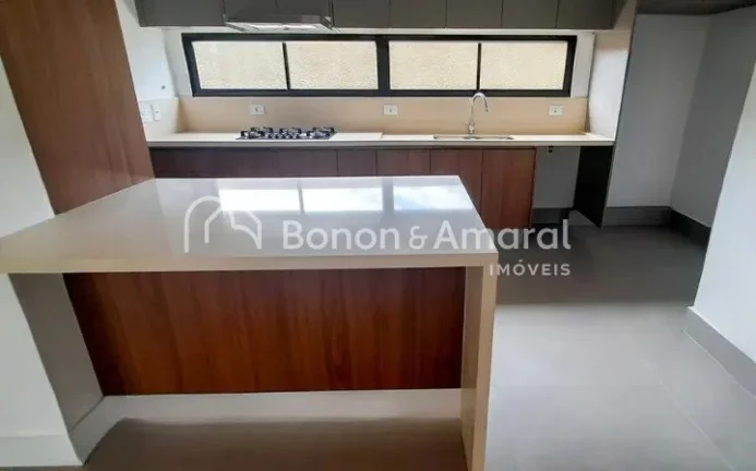 Imagem Aconchegante casa para venda em Sousas, com 200 m² de área construída. A residência possui livin...