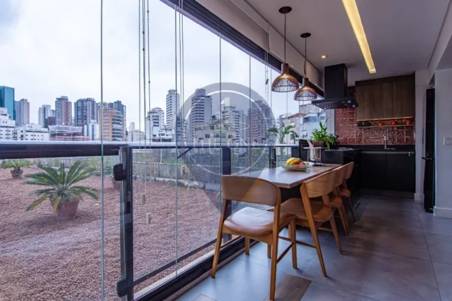 Imagem Apartamento à venda na Vila Mariana, São Paulo-SP: 1 quarto, 2 salas, 2 banheiros, 2 vagas e 69m²! Confira já!