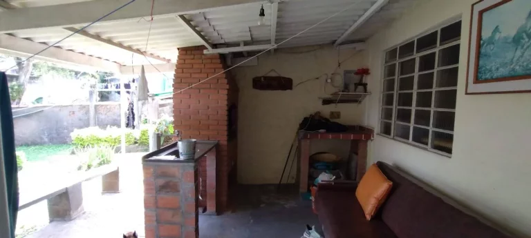 Imagem Casa Térrea com Terreno 10 x 30 Maravilhoso Para Construtor com Casa Antiga