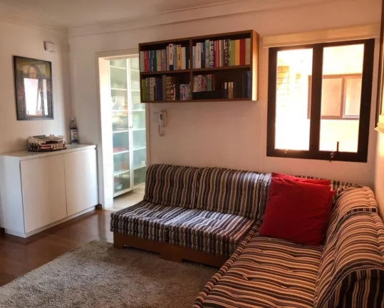 Imagem Apartamento na Rua Capote Valente com 3 suítes e 4 vagas, 192m²