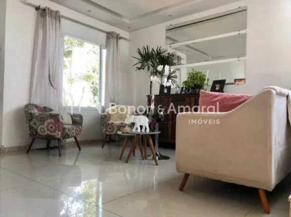 Imagem Casa à venda e3m condomínio fechado em Valinhos/SP com 3 suítes, piscina e área gourmet!

Sobrad...
