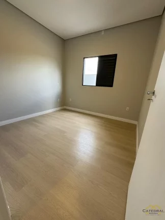Imagem Casa térrea à venda com 3 quartos, sendo uma suíte no Laguna Residencial Clube