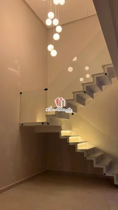 Imagem Residencial Estoril - Aleixo, 220m², 3 SUÍTES, 4 VAGAS, ENERGIA SOLAR!