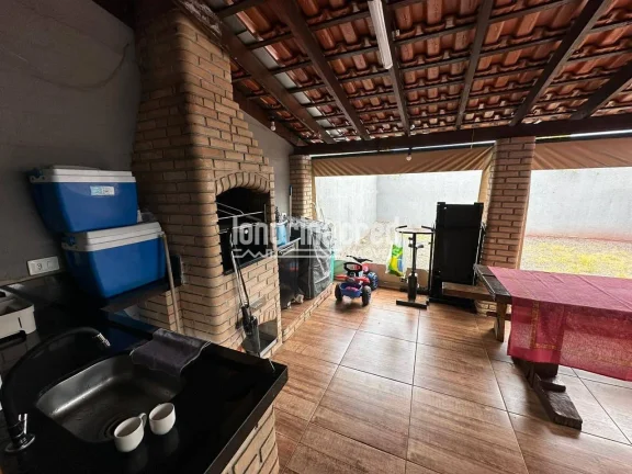 Imagem Casa toda planejada na Zona Norte de Londrina, com área de lazer c/ churrasqueira – conforto, economia e espaço para crescer! 3 vagas e energia solar.