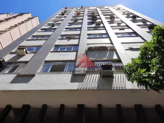 Imagem Excelente oportunidade na quadra da praia de Icaraí. Próximo a Moreira Césa
