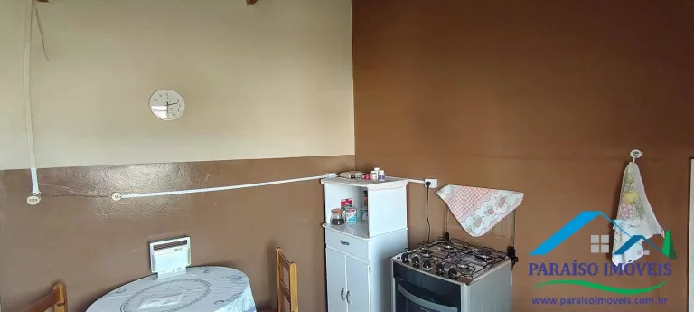 Imagem Casa no Centro com 4 Dormitórios com Amplo Terreno - Paraisópolis MG