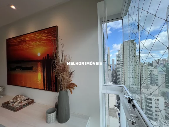 Imagem Apartamento mobiliado á venda com 3 suítes, 2 vagas de garagem localizado em Balneário Camboriú