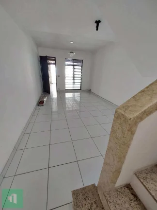Imagem Sobrado à venda em São Paulo, Parque Bristol, com 2 quartos