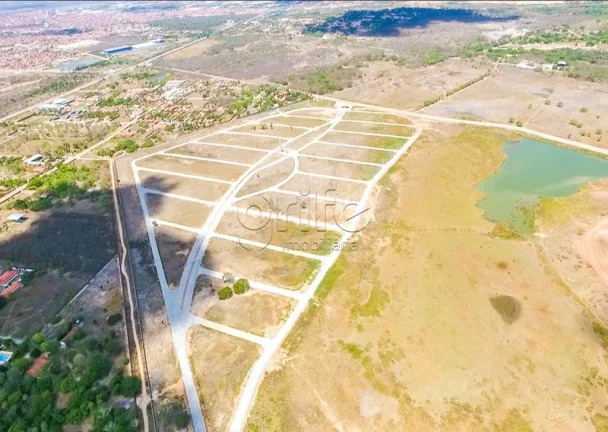 Imagem VENDO LOTE no melhor loteamento fechado da Pacatuba. O lugar ideal para você e sua família realiza...