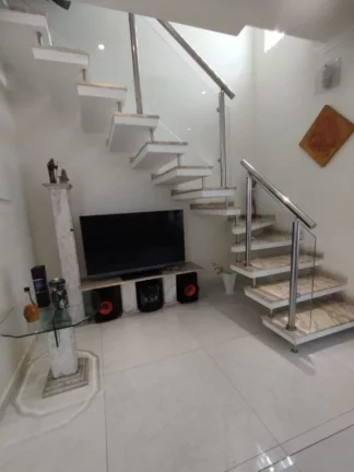 Imagem Sobrado com 2 dormitórios à venda, 64 m² por R$ 690.000,00 - Jardim Carlos Cooper - Suzano/SP