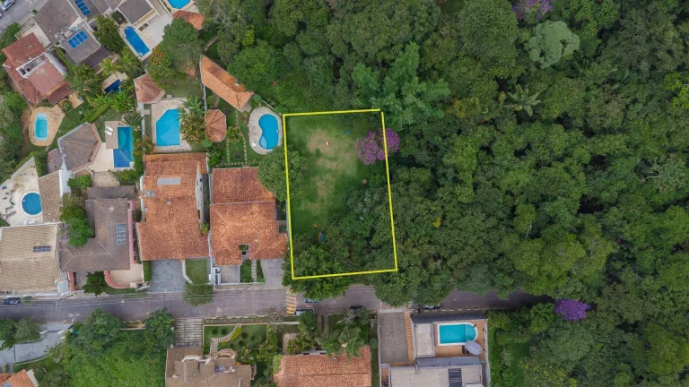 Imagem Terreno à venda em Carapicuíba divisa da Granja Viana