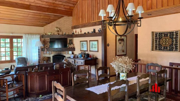 Imagem Casa com 5 dormitórios à Venda em Condomínio Fechado por R$ 6.500,00 m².