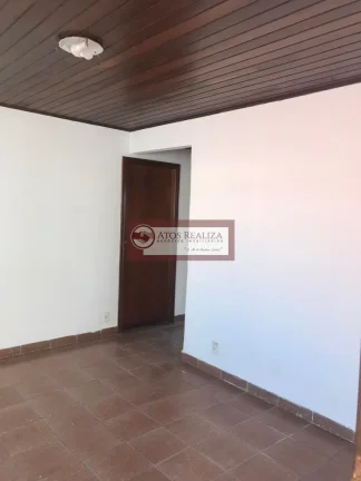 Imagem VENDO casa térrea na região do Sesc Interlagos, terreno de 300m², ACEITA PERMUTA. Vendo casa térreo na região de Interlagos, imóvel ideal para investidores, construir para renda, imóvel Atual, casa térrea com 2 Dormitorios, suite de empregada, 6 vagas de 