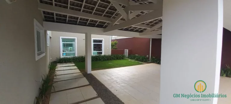 Imagem Maravilhosa moderna clean, com 3 suítes, a master com 2 closets, piscinas,