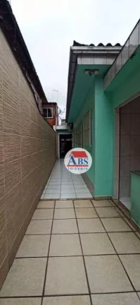 Imagem Casa à venda, 196 m² por R$ 300.000,00 - Parque das Bandeiras - São Vicente/SP