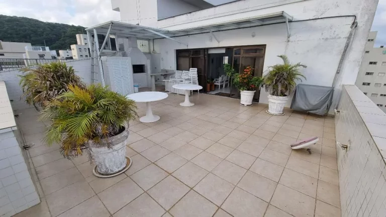 Imagem PITANGUEIRAS- COBERTURA PENTHOUSA COM MARAVILHOSA VISTA , LAZER E 02 VAGAS .