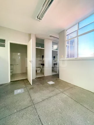 Imagem Prédio comercial com 3 andares para locação na Av. Monsenhor Ângelo Sampaio