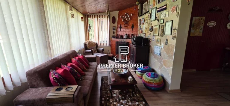 Imagem Casa com 3 dormitórios à venda, 120 m² por R$ 940.000,00 - Alto - Teresópolis/RJ