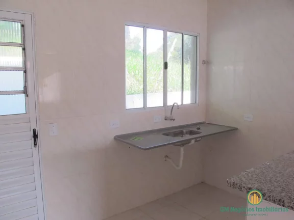 Imagem Linda casa térrea 3 dormitórios sendo 1 suíte com pisos quintal e 2 vgs