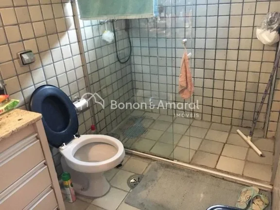 Imagem Sobrado, com linda vista. 5 suítes, sendo uma master com hidro, e varanda em todas elas;
Sala de es...