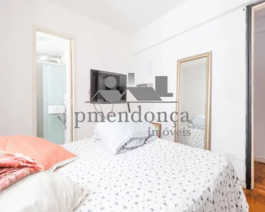 Imagem Apartamento com living para 02 ambientes, piso de tacos, bem distribuído, 03 dormitórios, banheiro...