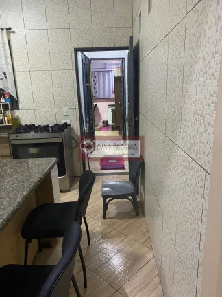 Imagem Vendo Sobrado com 3 casas para renda tatal de 3 Dormitórios sendo 1 suíte no Jardim Guanabara - São Paulo por R$ 340.000