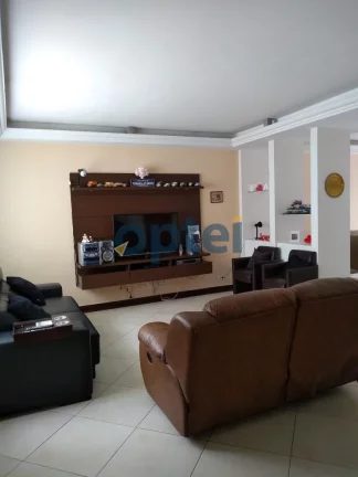 Imagem Casa Mobiliada com 240 m², sendo 3 quartos 1 suite, 4 banheiros, 3 vagas com área gourmet com churrasqueira,Piscina, forno de lenha e forna de pizza.