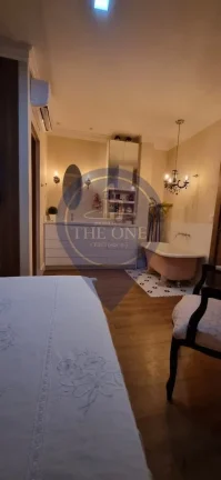 Imagem Imperdível: Casa à venda em São Paulo - SP, na Vila Pompéia, com 2 quartos, 1 suíte, 3 salas, 3 banheiros, 1 vaga de garagem e 120m².
