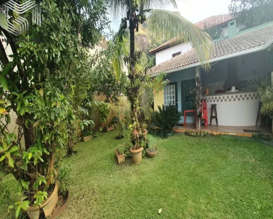 Imagem Casa em Condomínio de Alto Padrão no Recreio dos Bandeirantes, RJ: 3 suítes, 4 vagas, 558m² de luxo! Pfoximo a Praia