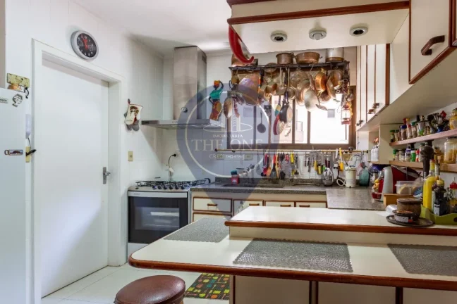 Imagem Apartamento à venda em São Paulo-SP, Vila Nova Conceição: 3 quartos, 1 suíte, 2 salas, 3 banheiros, 2 vagas, 141m². Imperdível!