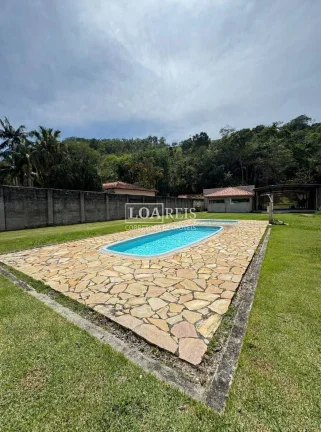 Imagem Chácara em Santa Branca – 3 dormitórios, 1 suite - 1500m²