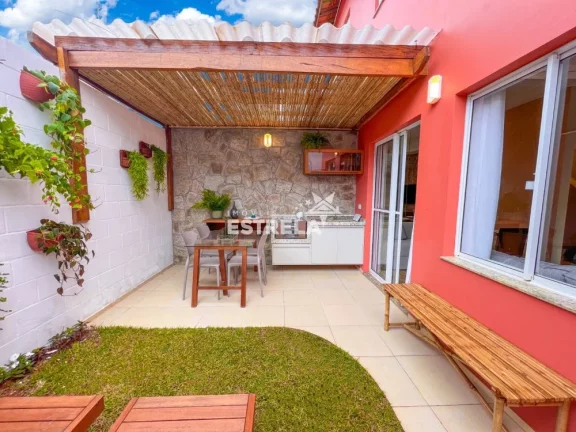 Imagem Casas de 02 Dorms com 02 vagas de garagem - Cotia/SP