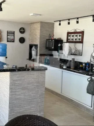 Imagem Casa à venda em Maricá-RJ: 2 quartos, 1 sala, 3 banheiros, 5 vagas de garagem, 141 m² no Jardim Atlântico Leste. Venha conferir!
