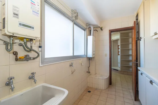 Imagem Apartamento de 4 quartos no bairro Água Verde