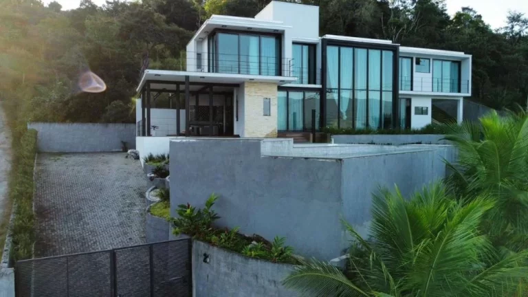 Imagem Sobrado com 5 dormitórios à venda, 529 m² por R$ 4.500.000,00 - Cigarras - São Sebastião/SP