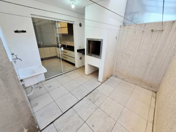 Imagem Apartamento semi mobiliado com 2 dormitórios e 1 vaga no Santa Regina em Camboriú/SC