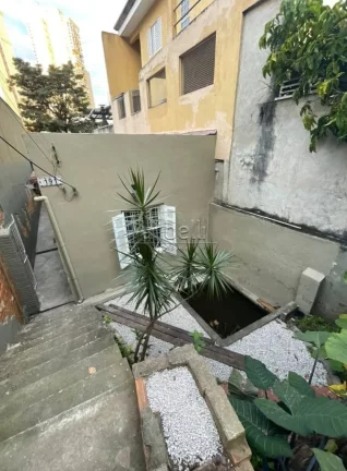 Imagem Casa com 171M², 2 quartos sendo 1 suíte, 3 banheiros, sala, quintal e 4 vagas de garagem. Casa ter...